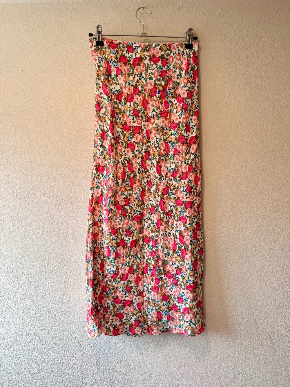 OLIVACIOUS Floral Midi Skirt in Pink and Cream